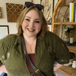 Meet your Posher, Laura